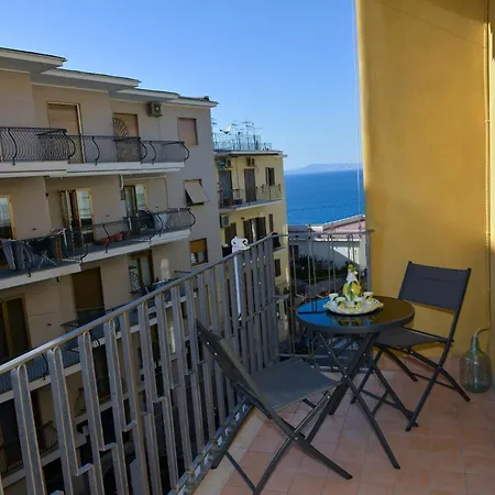 Casa Mary - De Vivo Realty Di Sorrento * Meta